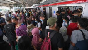 KAI Commuter : 900 Ribu Orang akan Pakai Commuter Line Jabodetabek saat Malam Tahun Baru