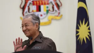 Tentang Anwar Ibrahim Kritik Mahathir: "Untuk Ia Orang Melayu Pemalas, Terkecuali Ia"